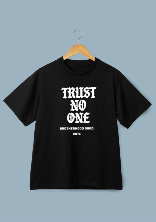 Trust no one Black T-Shirt for Men 1