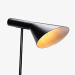 confidante_floor_lamp.jpg